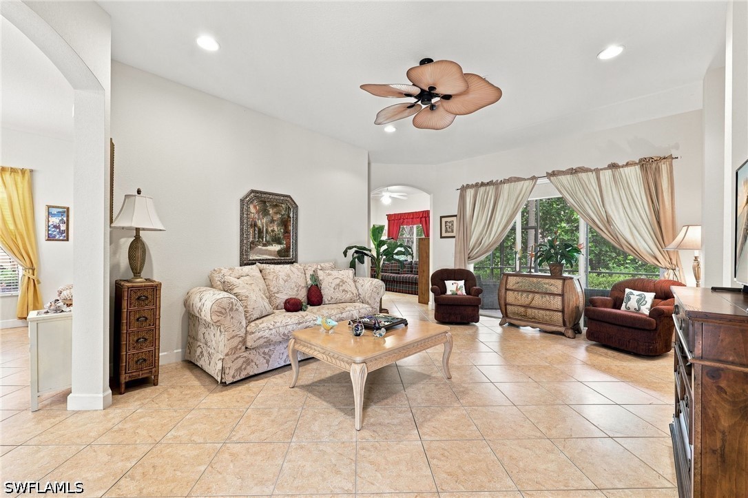 4 Bed Pool Home for Sale in Carlton Lakes, photo 5