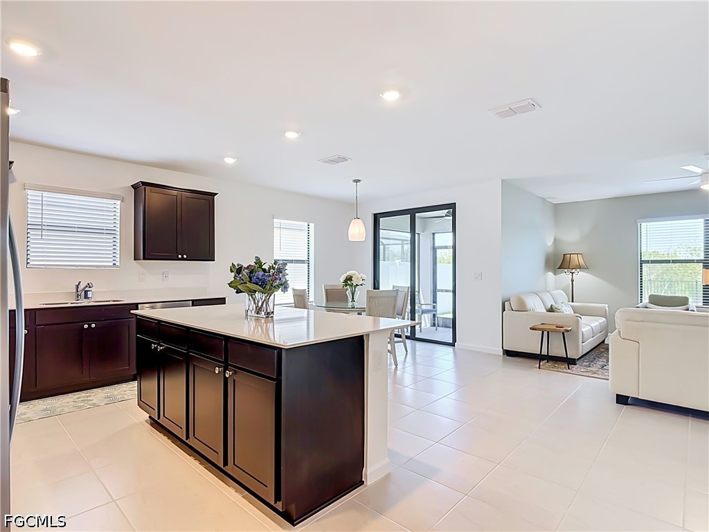 4 Bed SingleFamilyResidence for Sale in Caloosa Cove, photo 5