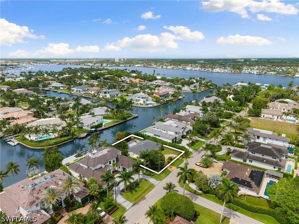 3 Bed Pool Home for Sale in Aqualane Shores, photo 5
