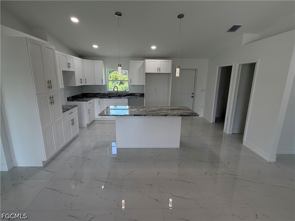 4 Bed SingleFamilyResidence for Sale in Banyan Village, photo 5