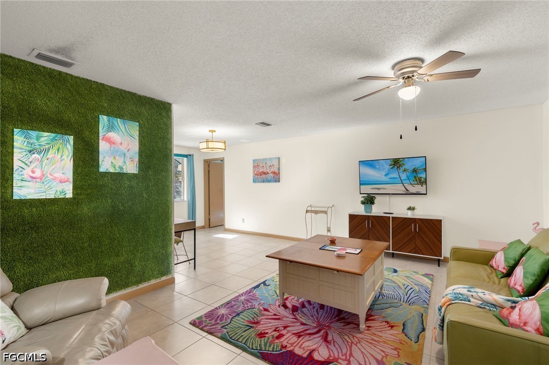 3 Bed Pool Home for Sale in Cape Coral, photo 5