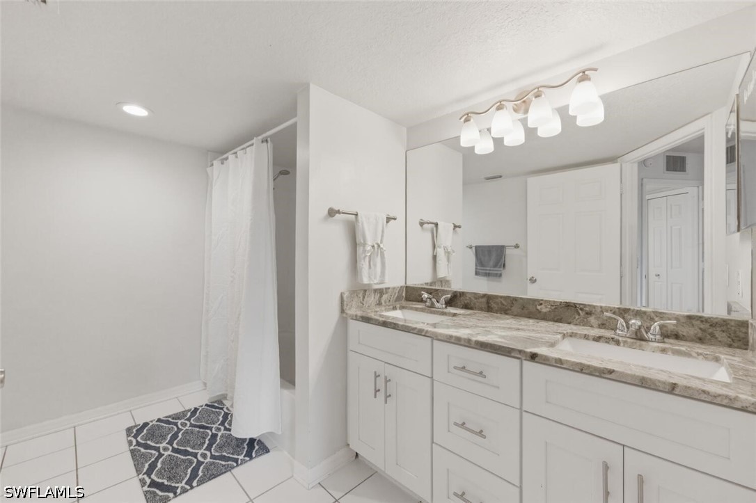 3 Bed Condominium for Sale in Crescent Gardens, photo 5