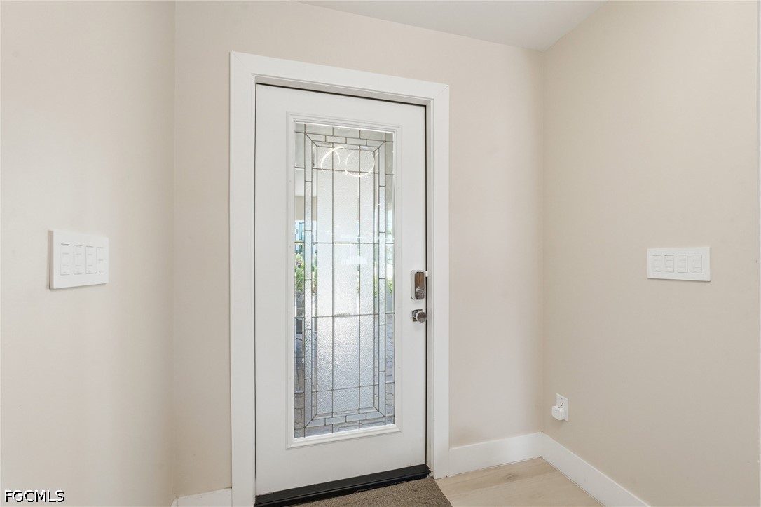 3 Bed Pool Home for Sale in Cape Coral, photo 5