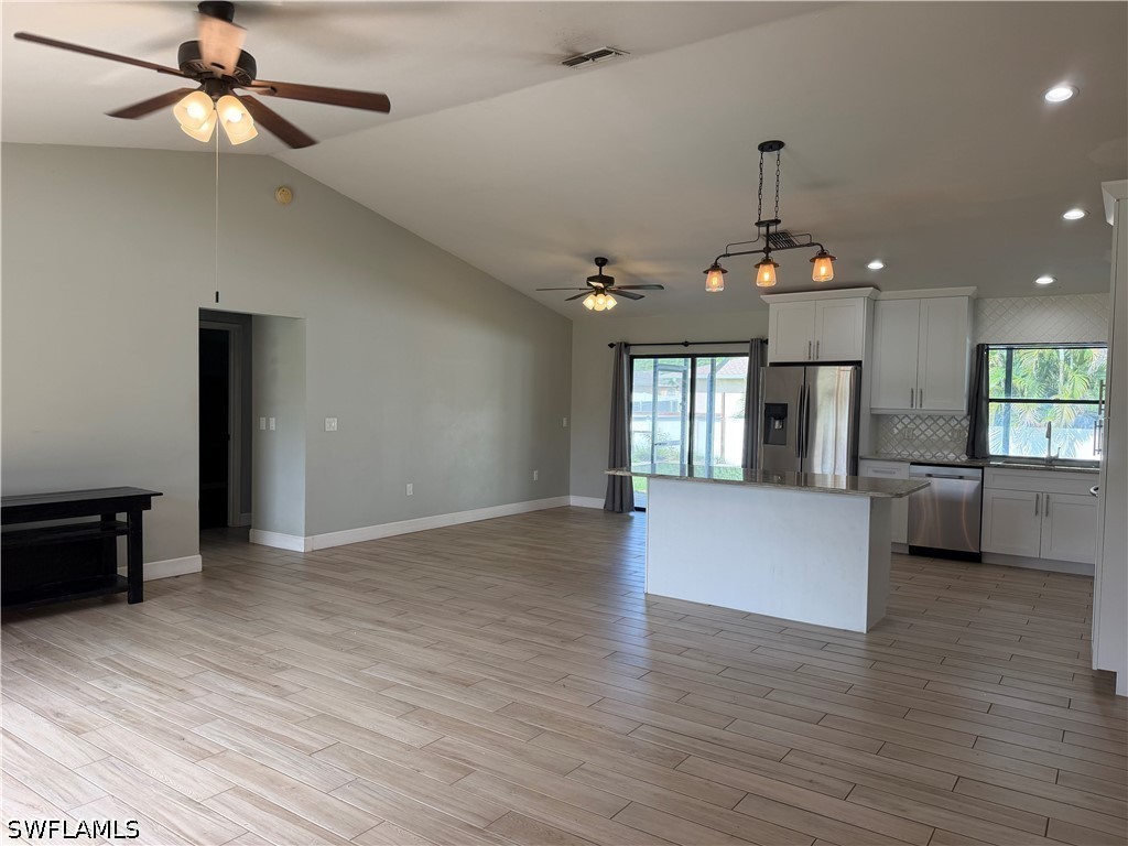 3 Bed SingleFamilyResidence for Sale in San Carlos Park, photo 5