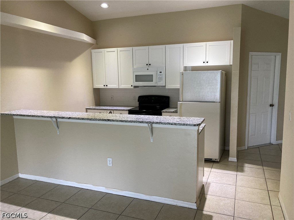 3 Bed Duplex for Sale in Cape Coral, photo 5