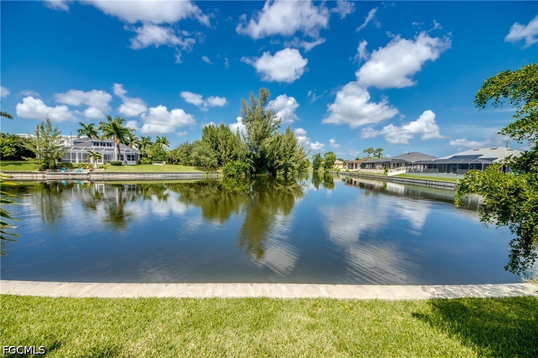 3 Bed Pool Home for Sale in Cape Coral, photo 5