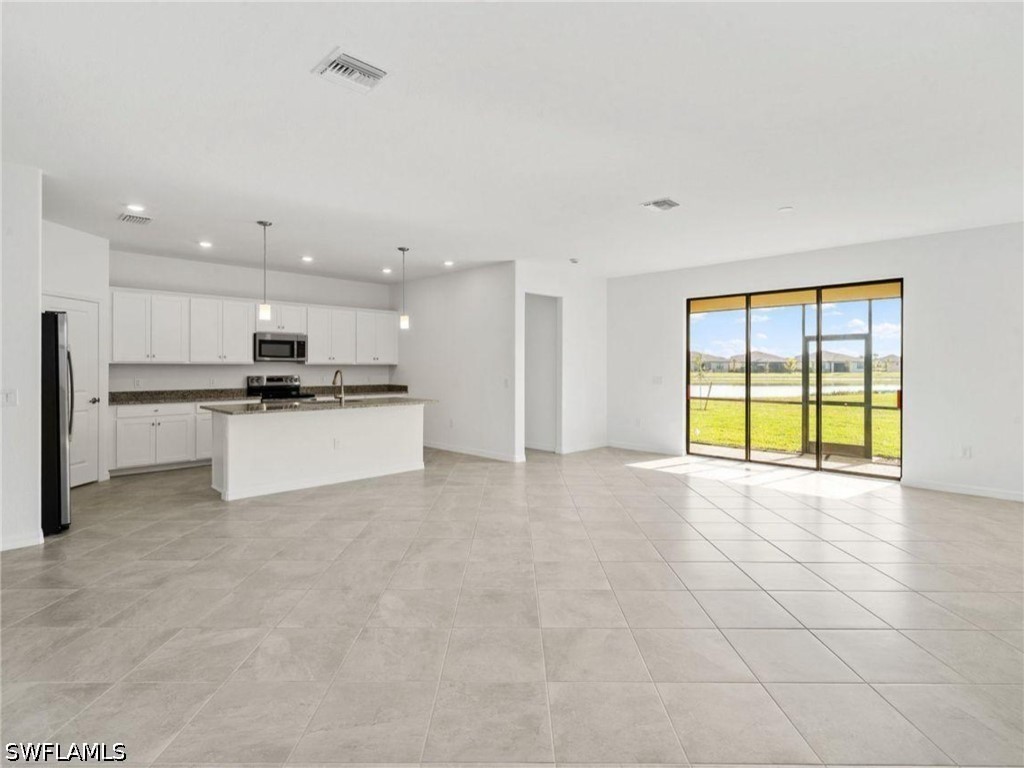 4 Bed SingleFamilyResidence for Sale in Portico, photo 5