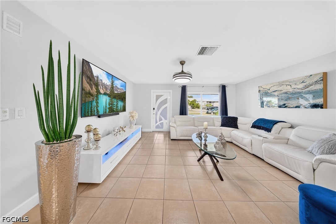 3 Bed Duplex for Sale in Cape Coral, photo 5