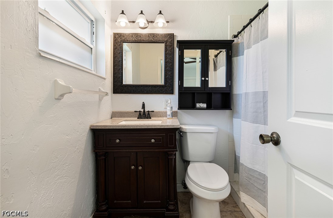 3 Bed SingleFamilyResidence for Sale in San Carlos Park, photo 5
