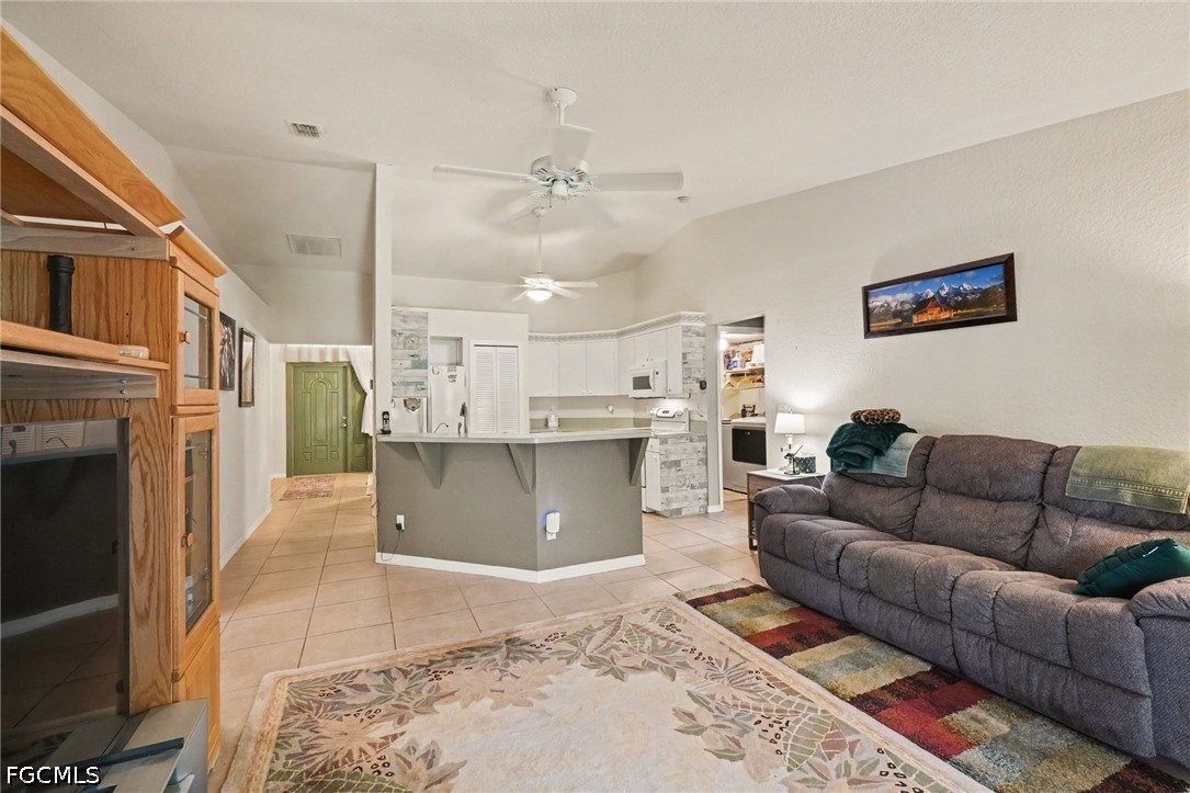 3 Bed Pool Home for Sale in Cape Coral, photo 5
