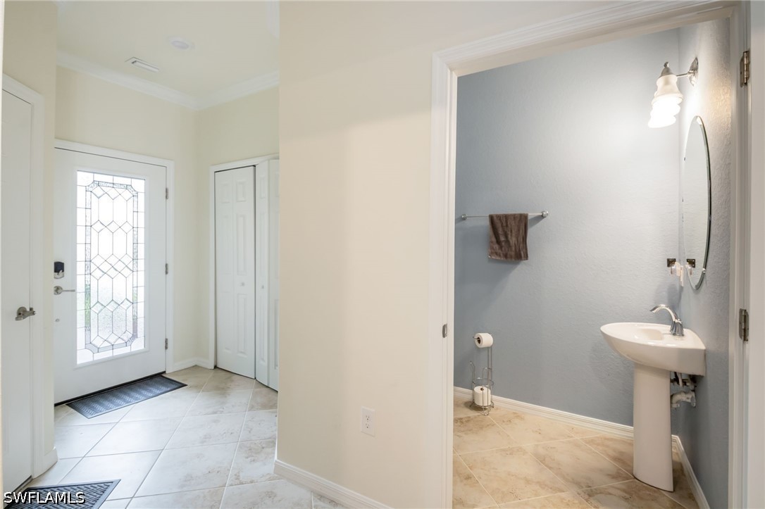 3 Bed Waterfront Home for Sale in Naples, photo 5