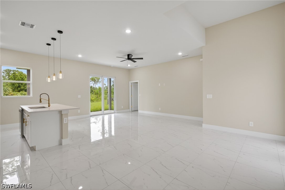 4 Bed SingleFamilyResidence for Sale in Lehigh Acres, photo 5