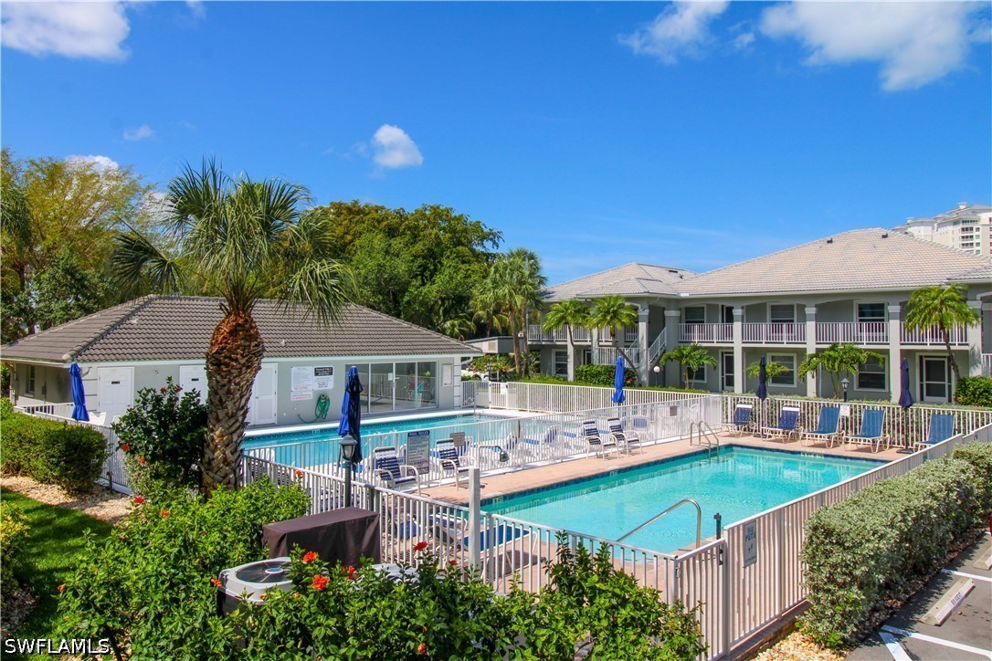 3 Bed Condominium for Sale in Vanderbilt Villas, photo 5