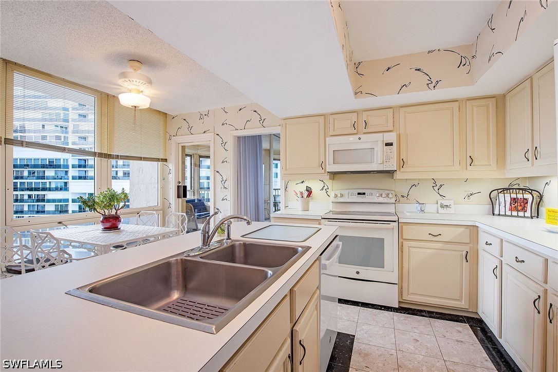 2 Bed Waterfront Home for Sale in La Mer, photo 5