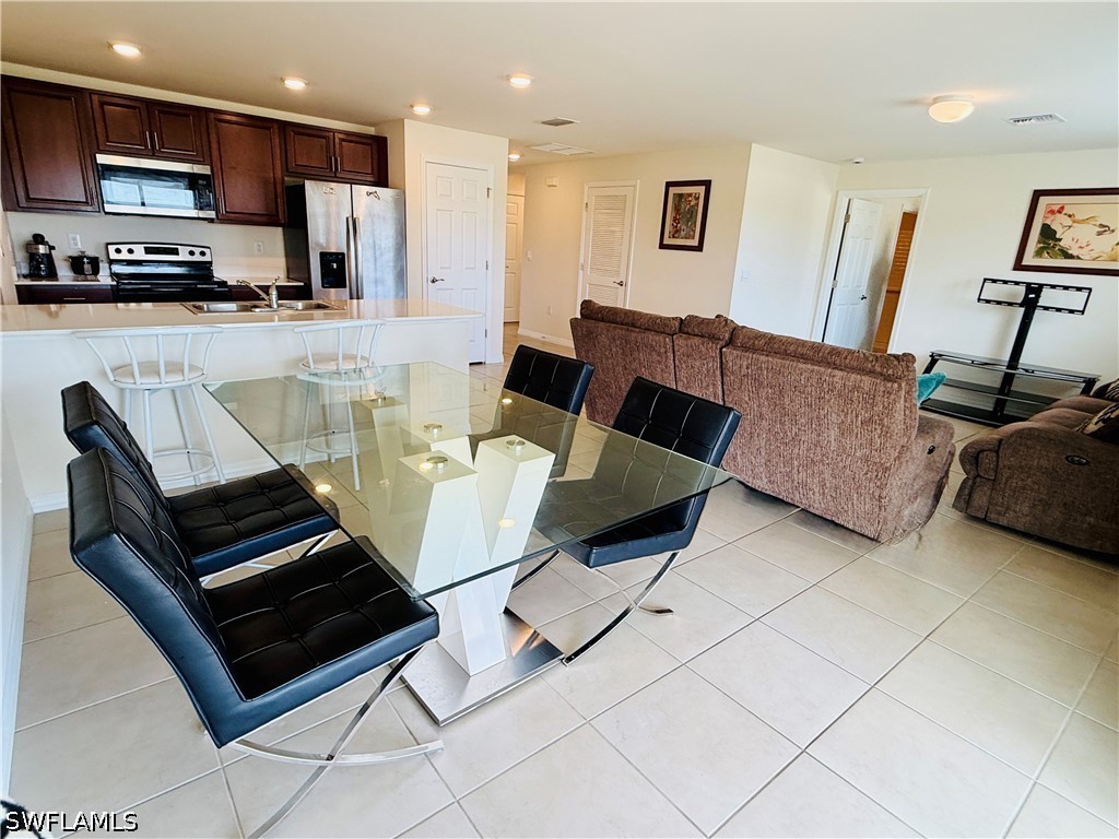 4 Bed SingleFamilyResidence for Sale in Banyan Village, photo 5