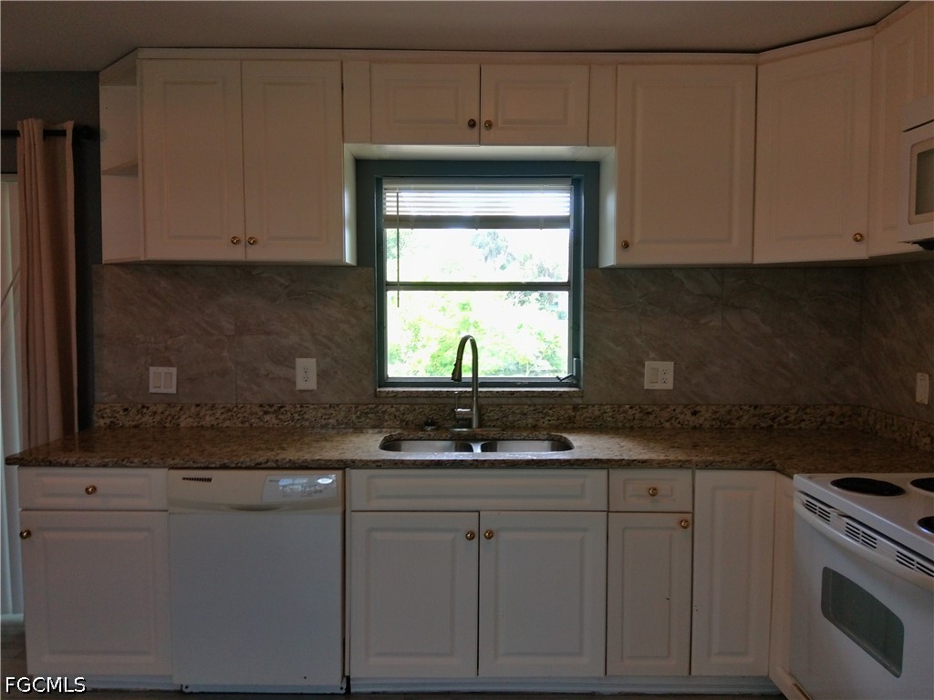 2 Bed Waterfront Home for Sale in Tropic Isles, photo 5