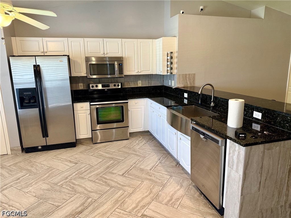 3 Bed SingleFamilyResidence for Sale in Cape Coral, photo 5