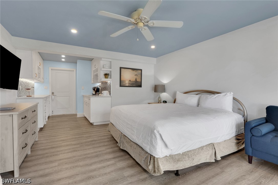 Waterfront Home for Sale in Cove Inn, photo 5