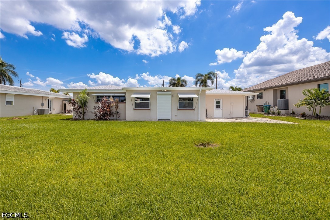 3 Bed Waterfront Home for Sale in Cape Coral, photo 5