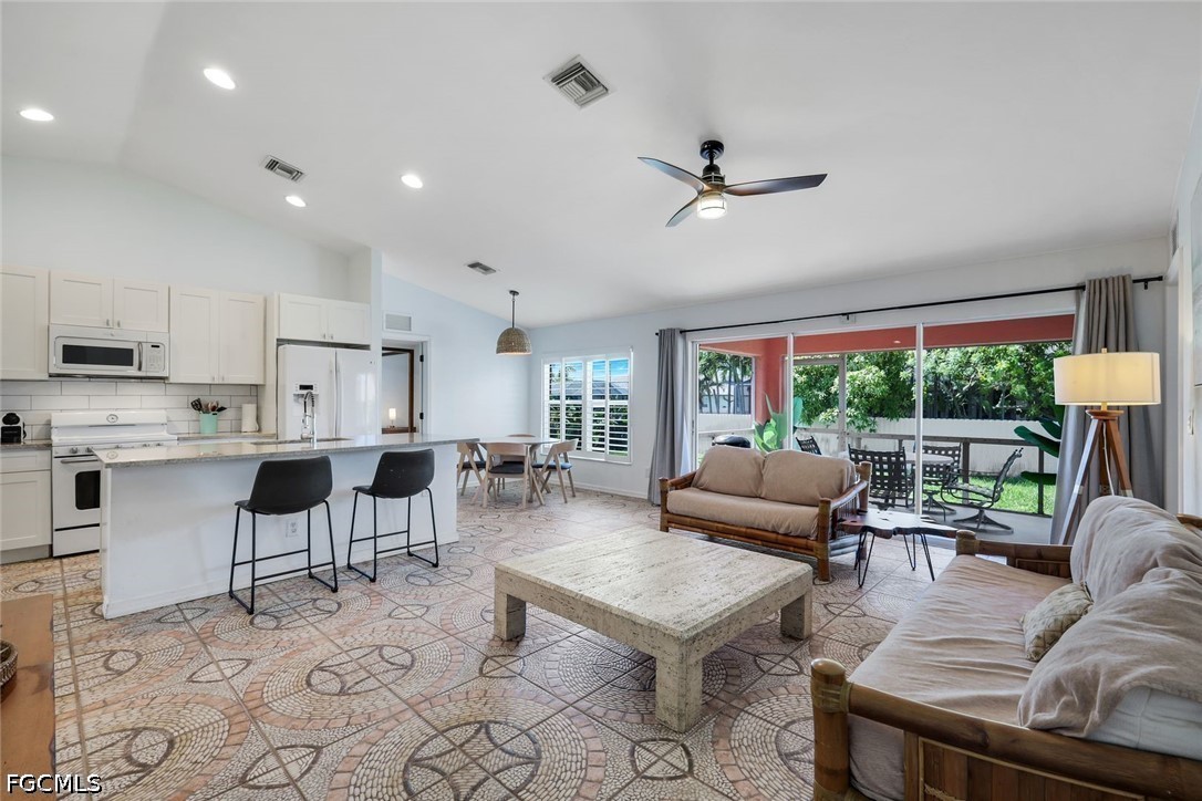 3 Bed SingleFamilyResidence for Sale in Cape Coral, photo 5