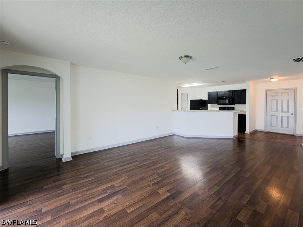3 Bed SingleFamilyResidence for Sale in Not Applicable, photo 5