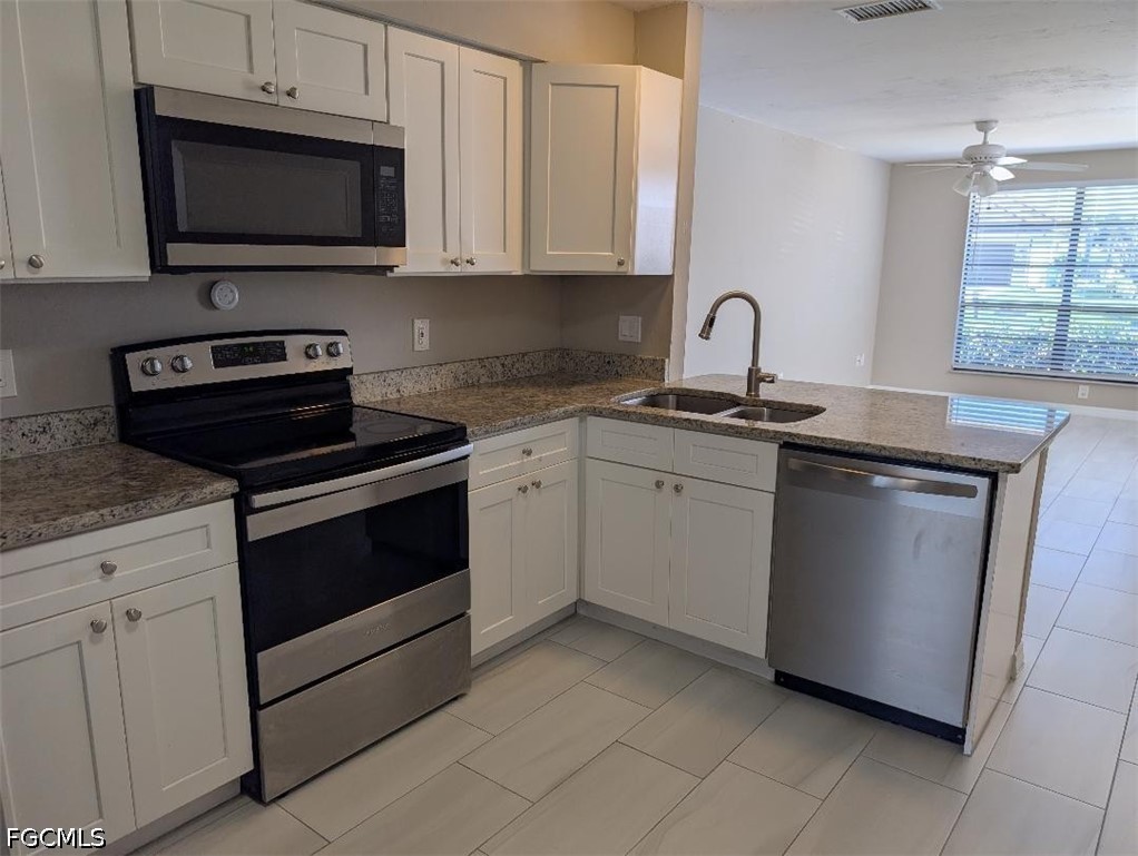 2 Bed Condominium for Sale in Cape Coral, photo 5