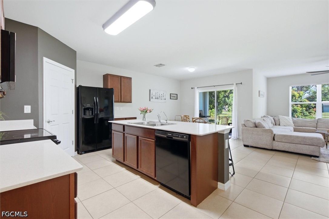4 Bed SingleFamilyResidence for Sale in San Carlos Park, photo 5