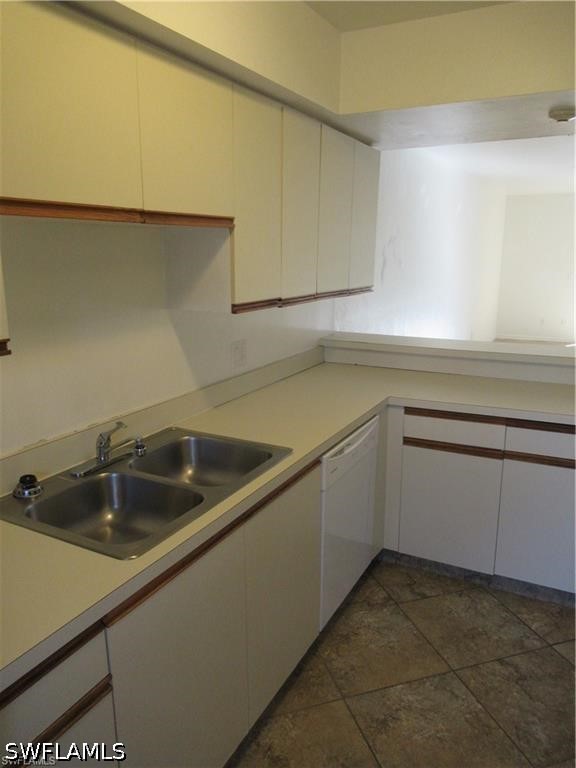 2 Bed Condominium for Sale in Bonita Springs, photo 5