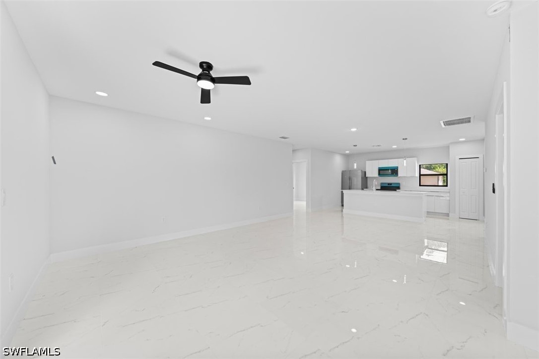 3 Bed SingleFamilyResidence for Sale in Lehigh Acres, photo 5