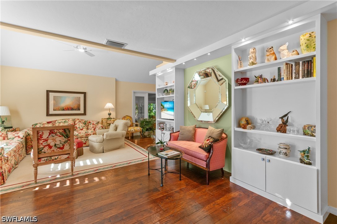 2 Bed Detached for Sale in Naples, photo 5