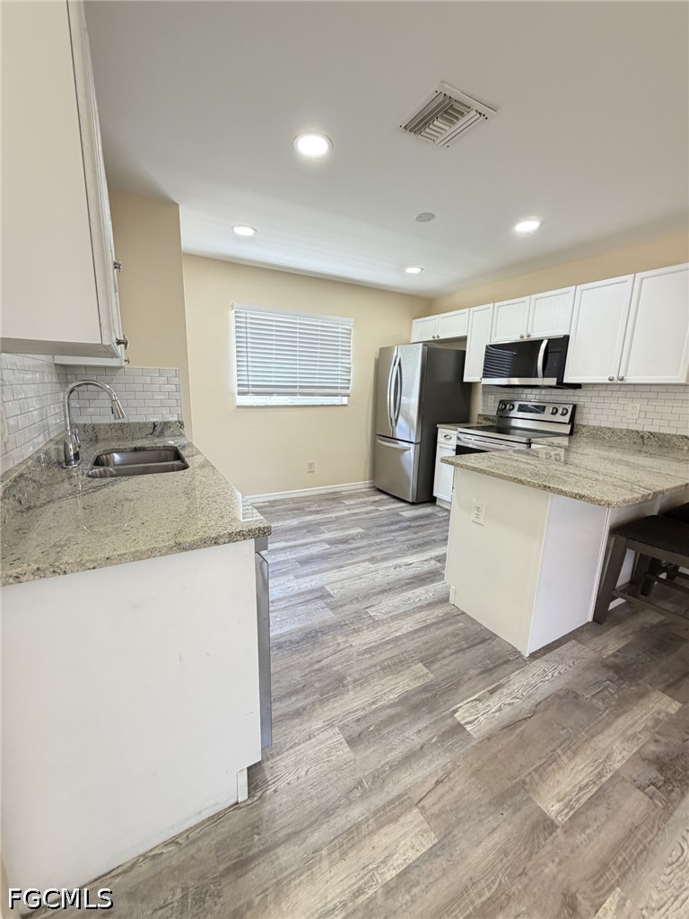 2 Bed Condominium for Sale in Cape Coral, photo 5