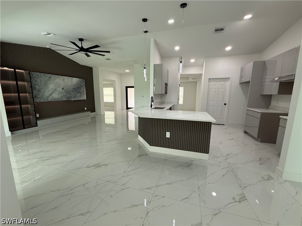 4 Bed SingleFamilyResidence for Sale in Lehigh Acres, photo 5