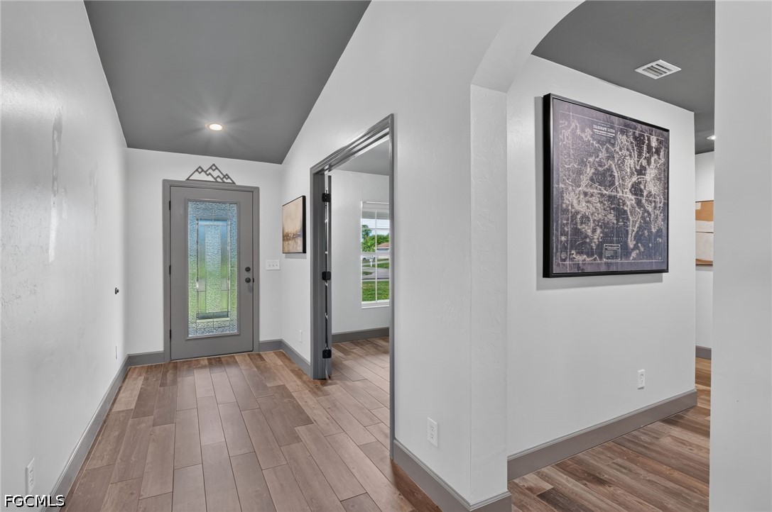 3 Bed SingleFamilyResidence for Sale in Cape Coral, photo 5