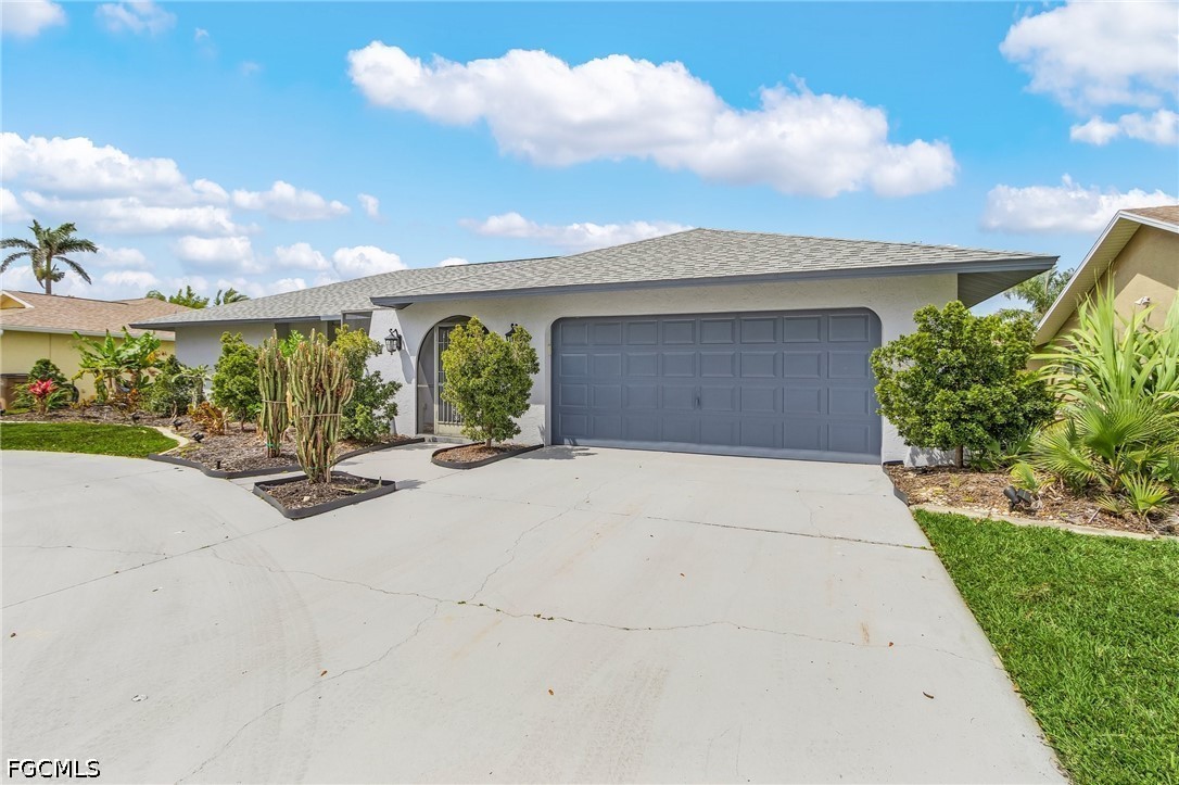 3 Bed Pool Home for Sale in Cape Coral, photo 5