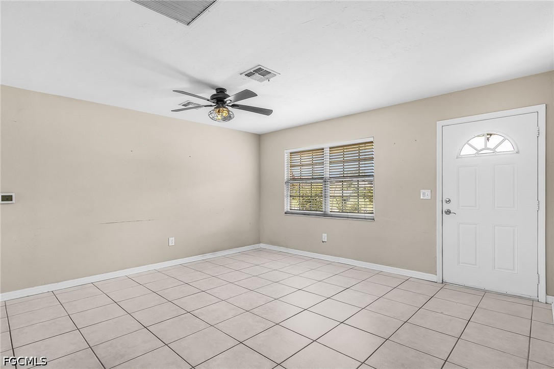 3 Bed SingleFamilyResidence for Sale in Fort Myers, photo 5