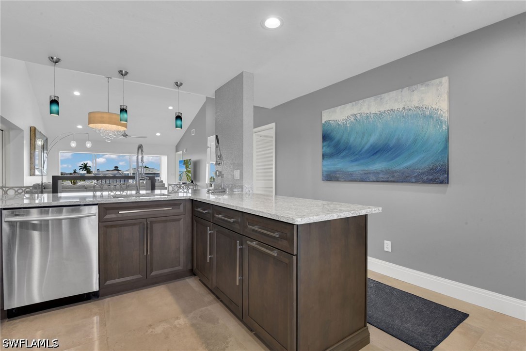3 Bed Waterfront Home for Sale in Naples, photo 5