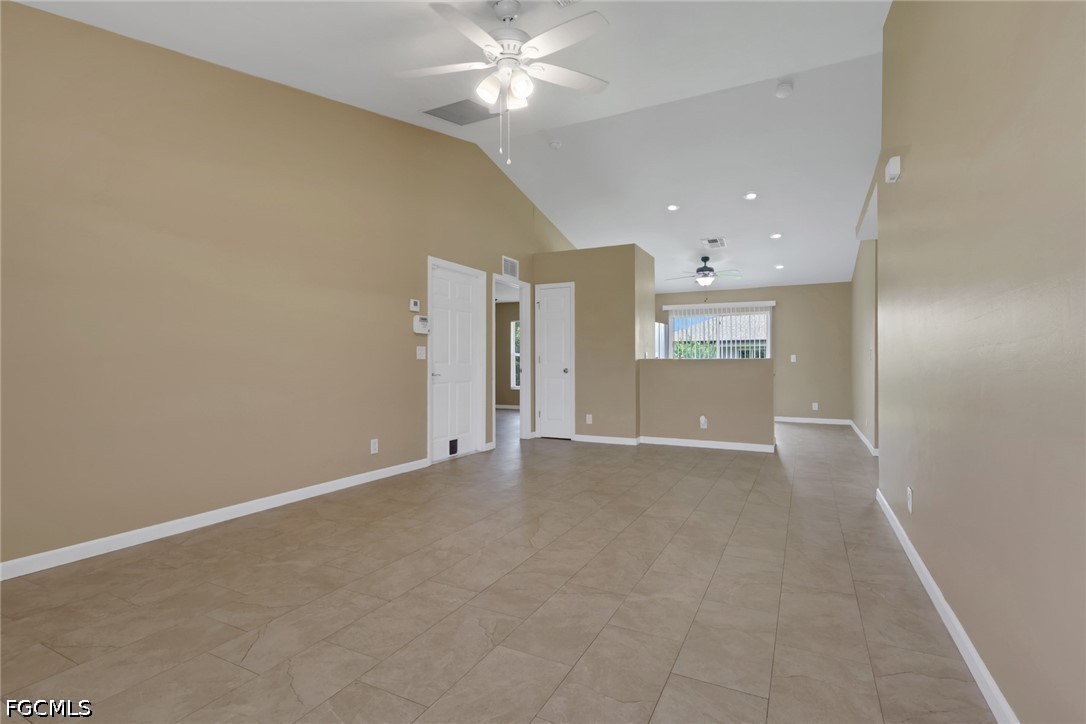 3 Bed SingleFamilyResidence for Sale in Cape Coral, photo 5