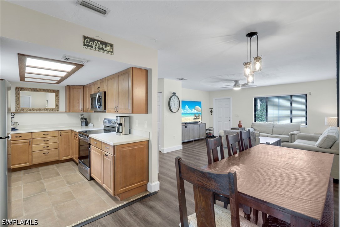 3 Bed SingleFamilyResidence for Sale in Bonita Springs, photo 5