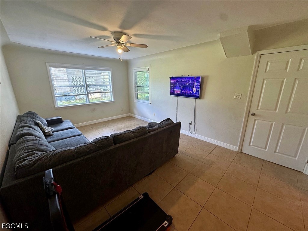 3 Bed SingleFamilyResidence for Sale in Sengs Subd, photo 5