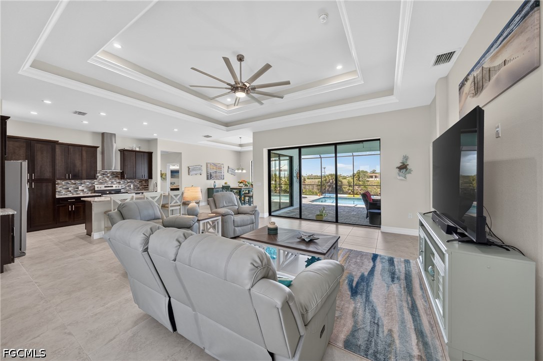 3 Bed Pool Home for Sale in Cape Coral, photo 5