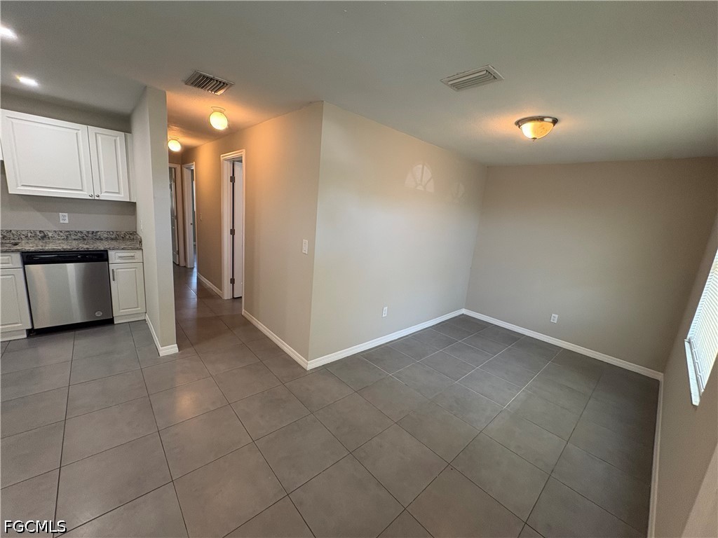 3 Bed Triplex for Sale in Fort Myers, photo 5