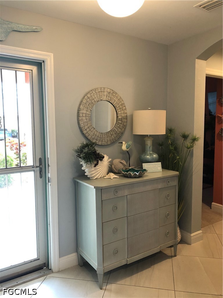 3 Bed Waterfront Home for Sale in Fort Myers, photo 5