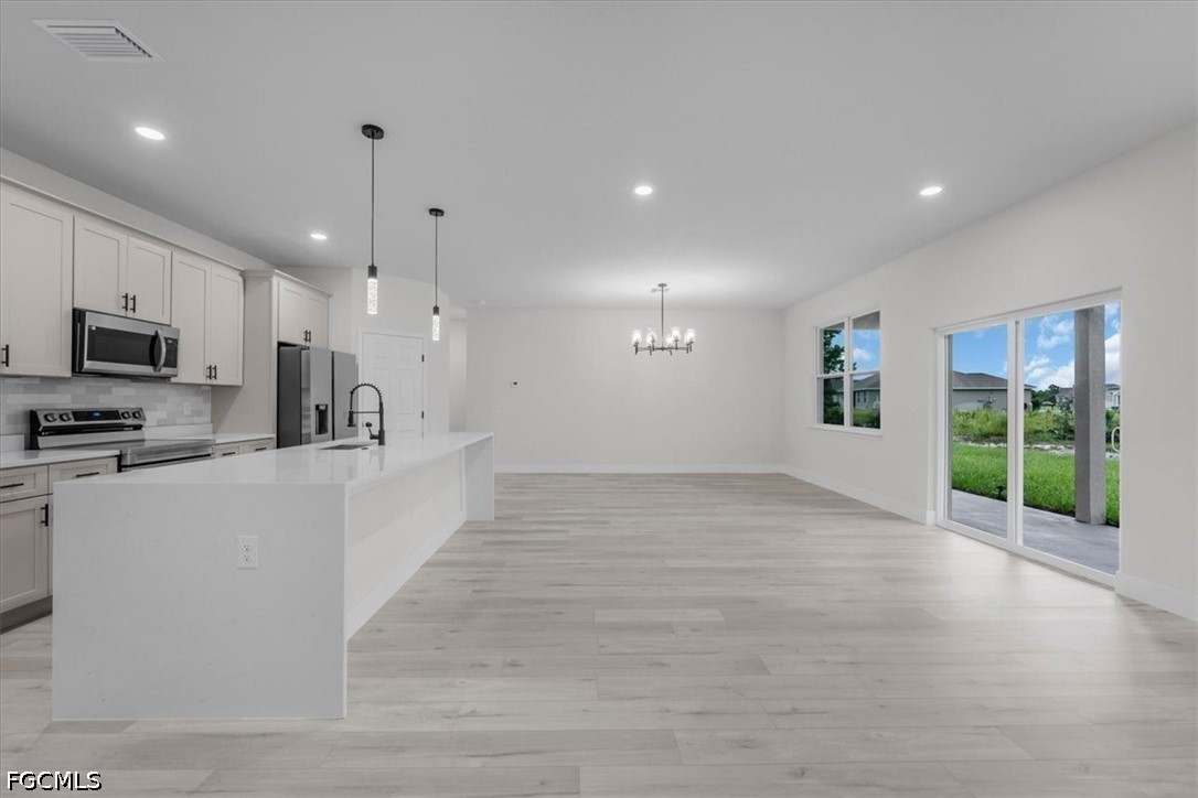 4 Bed SingleFamilyResidence for Sale in Sun N Lakes, photo 5