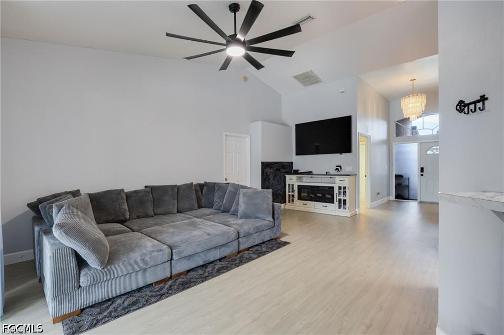 3 Bed Pool Home for Sale in Fort Myers, photo 5