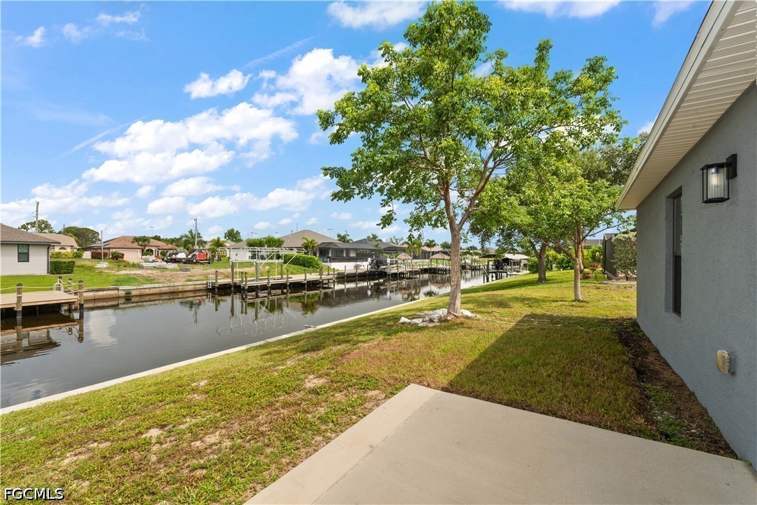 3 Bed Waterfront Home for Sale in Cape Coral, photo 5