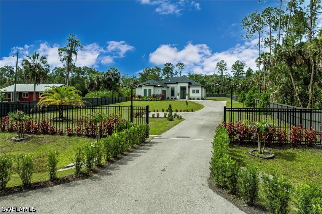 3 Bed SingleFamilyResidence for Sale in Naples, photo 5