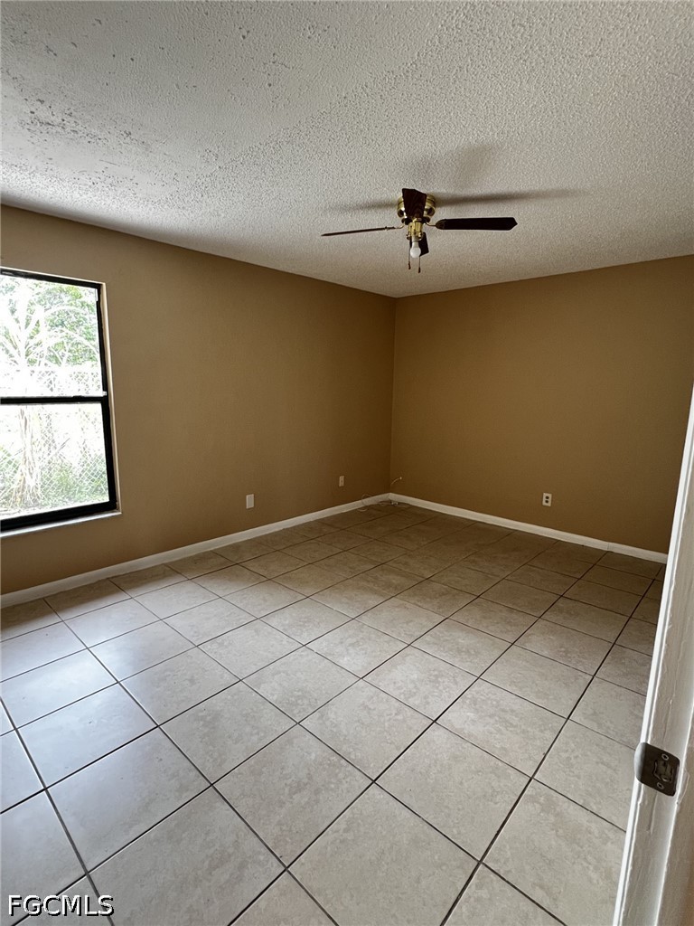 2 Bed Duplex for Sale in Cape Coral, photo 5