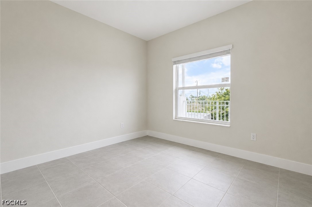 2 Bed Condominium for Sale in Cape Coral, photo 5