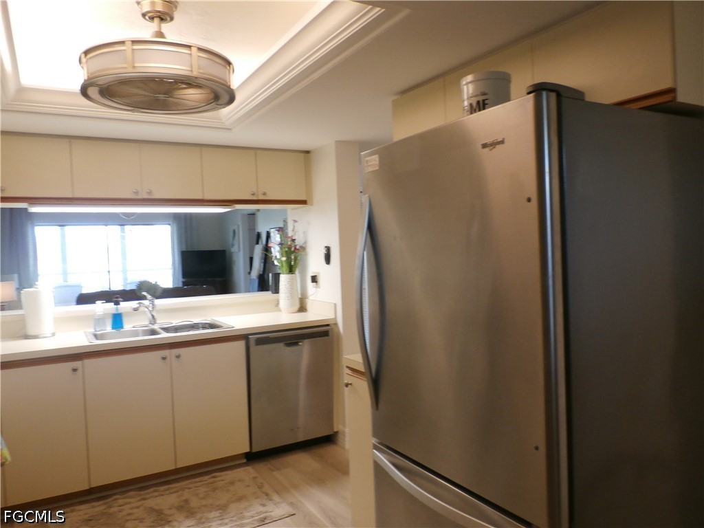 2 Bed Condominium for Sale in Manor, photo 5