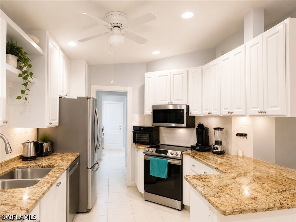 2 Bed SingleFamilyResidence for Sale in Naples, photo 5